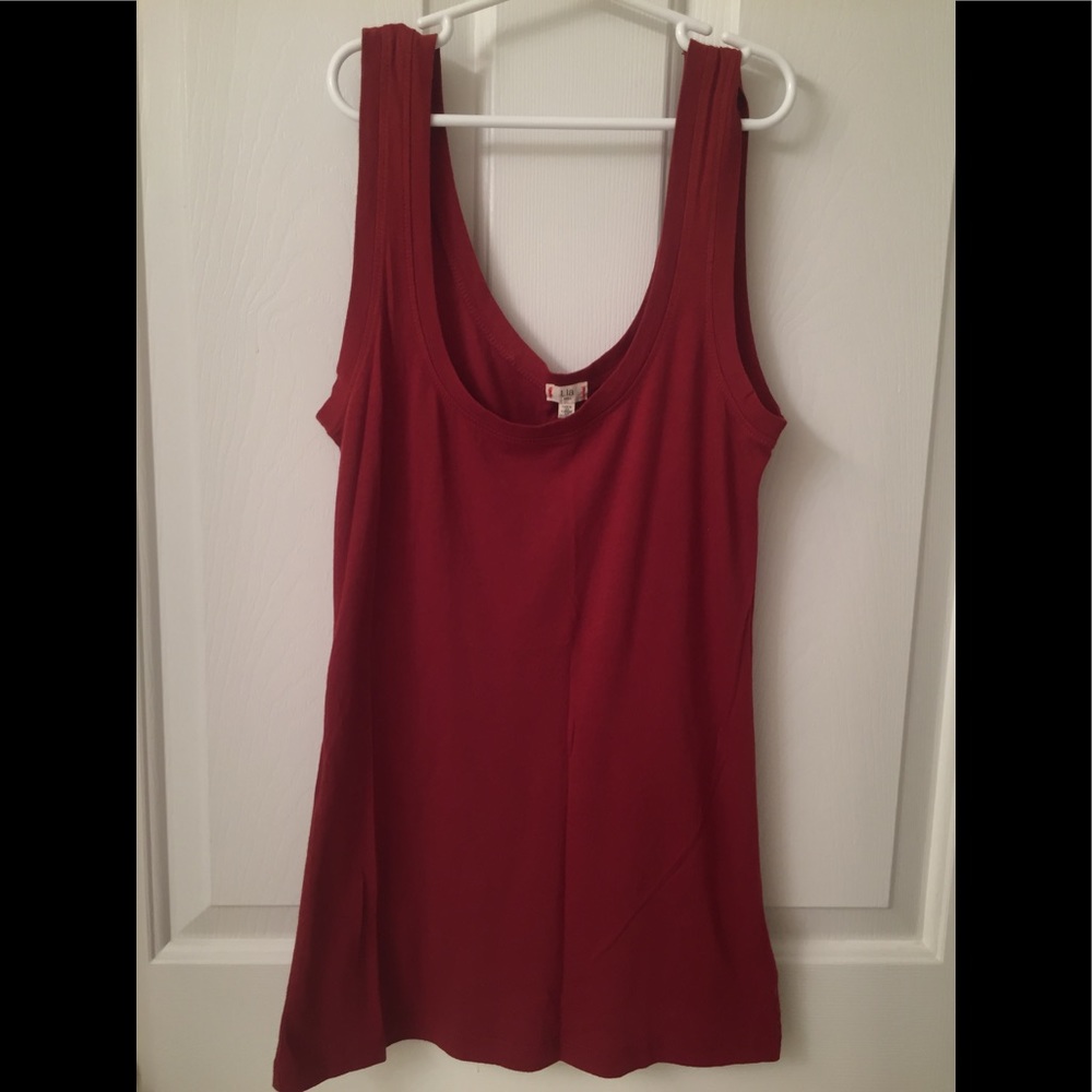 Anthropologie t. la red tank